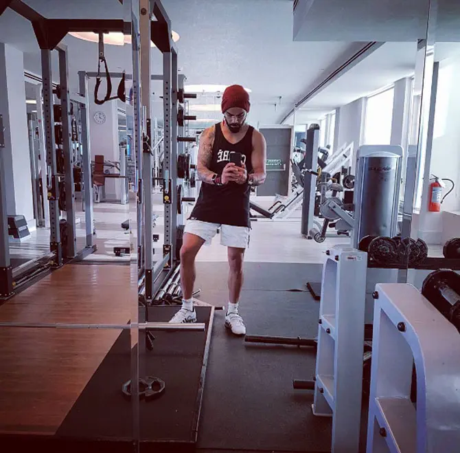 Virat Kohli is a major fitness enthusiast and is often seen working out in the gym. He also shares tips on workouts and diet on his social media handles.