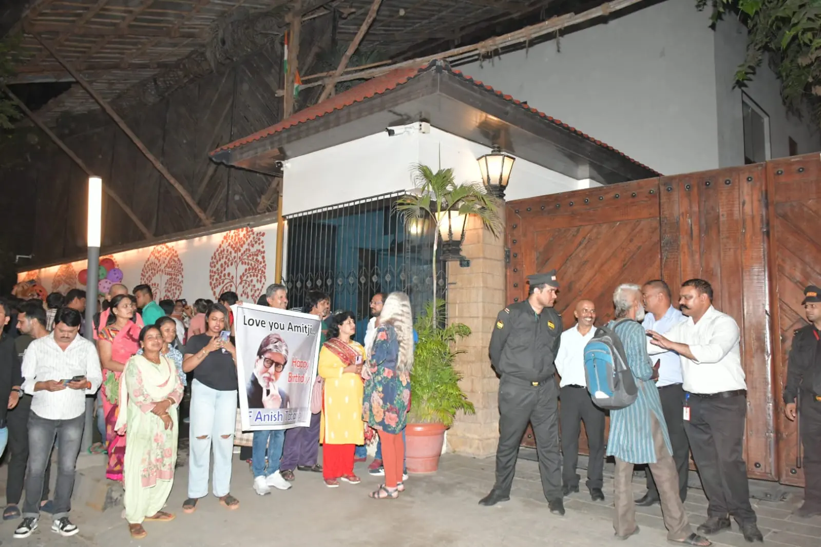 The crowd was filled with anticipation over seeing Amitabh Bachchan in the flesh