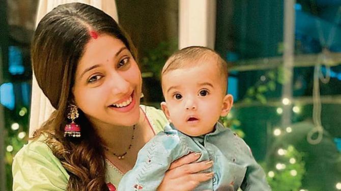 Disha Vakani To Shraddha Nigam, 5 TV Actresses Who Left Their Acting Career Abruptly