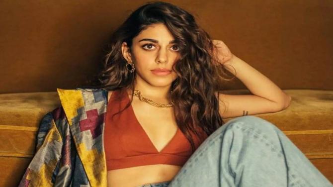 Sara Ali Khan To Ananya Panday: 5 Beauty Lessons Taken From Your Favorite Bollywood Gen Z Divas