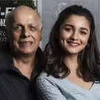 Alia Bhatt posts pic with daddy Mahesh Bhatt as she misses him