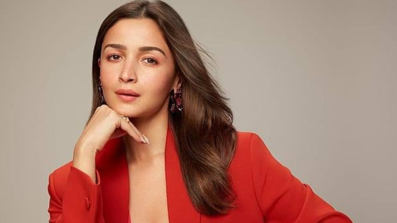 Do you know Alia Bhatt`s nickname?