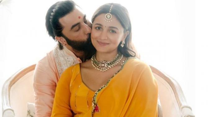 Ileana D`Cruz To Dia Mirza: Bollywood Actresses Whose Sudden Pregnancy Announcements Shocked Us