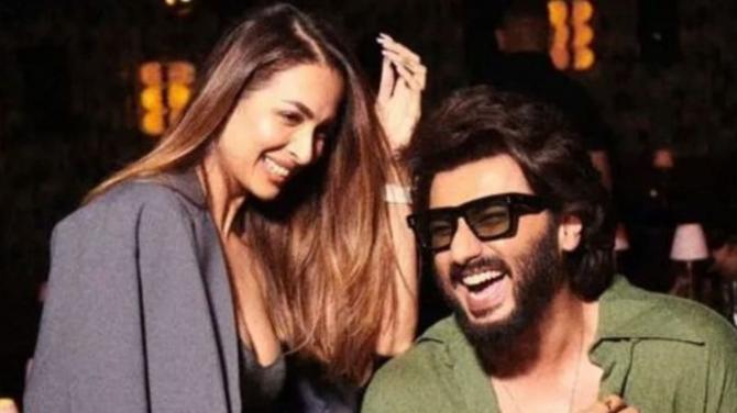 5 Times Malaika Arora And Arjun Kapoor`s Mushy Pictures Served Major Couple Goals