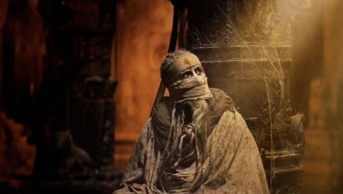 Amitabh Bachchan looks battle ready in new poster
