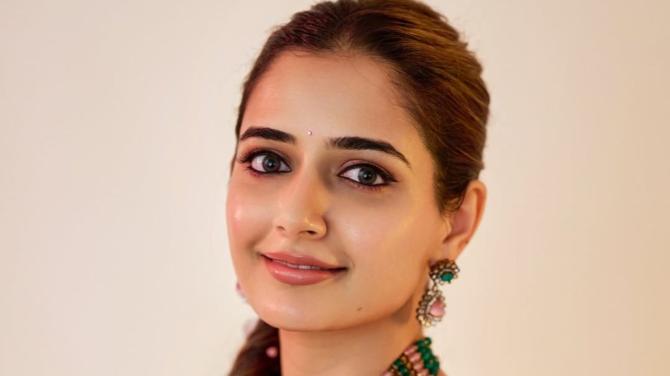 Ashika Ranganath Inspires a New Fashion Wave!