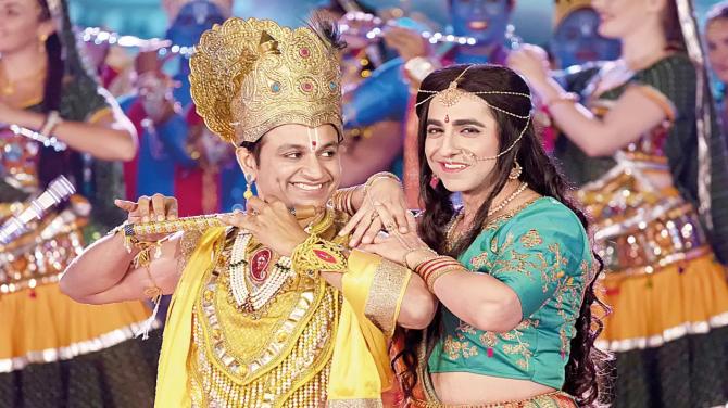 From Nawazuddin Siddiqui To Kamal Hasaan: 5 Male Actors Who Proved Their Versatility By Playing Female Roles