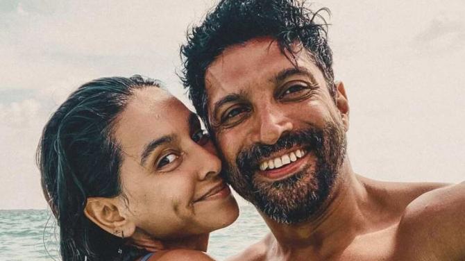 Times When Farhan Akhtar And Shibani Dandekar Set Major Couple Goals With These Adorable Pictures