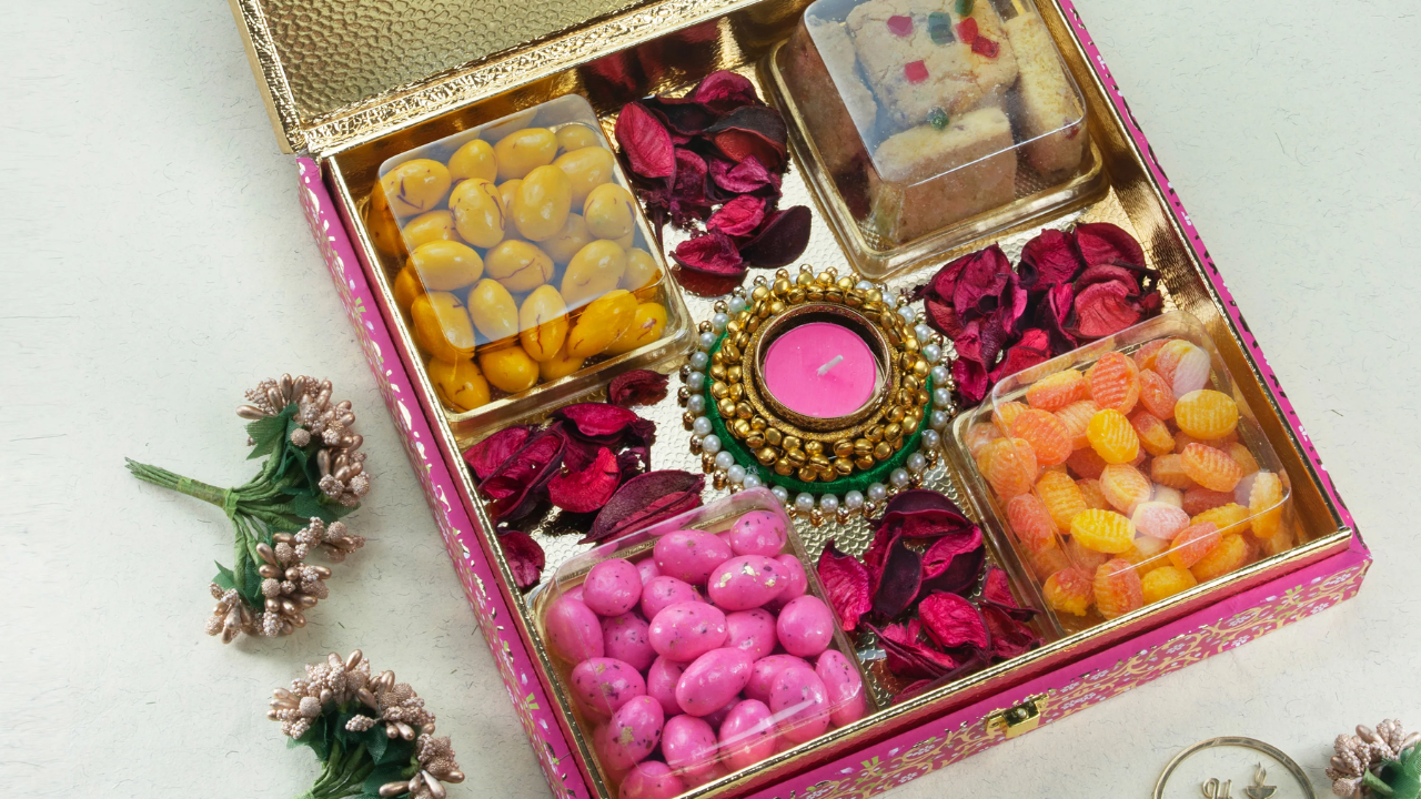 1. Customised Sweets and Dry Fruit Hampers