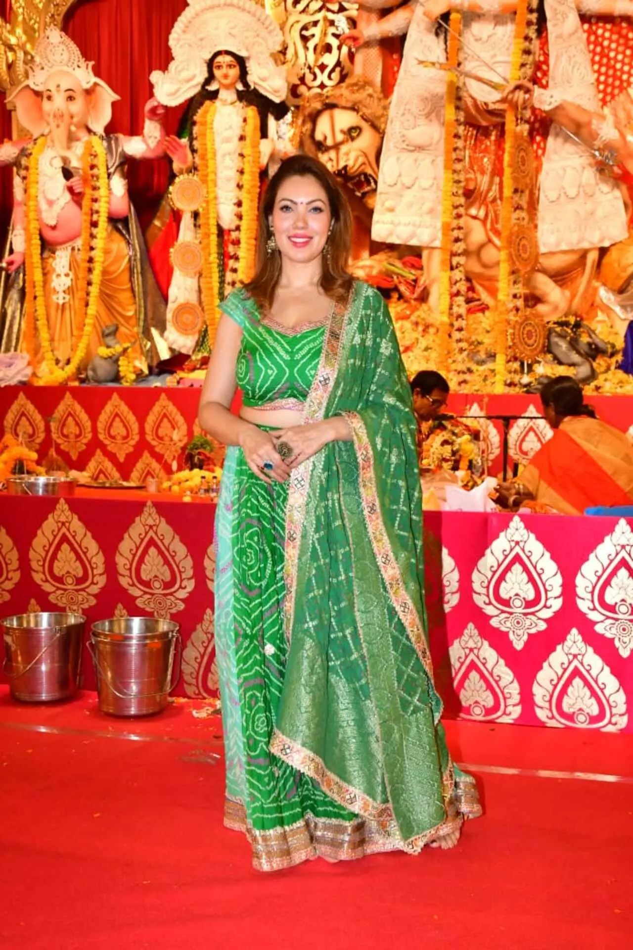 Munmun Dutta also visited the pandal to offer prayers