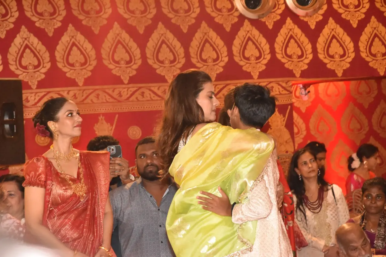 Kajol and her son Yug`s cute and mushy moments stole the show