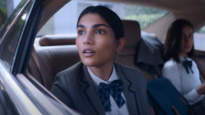 Alizeh Agnotri is all set to make her Bollywood debut with Farrey