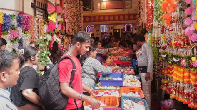 Hardev Arts uses environmentally friendly materials instead of thermocol and plastic, which are still commonly used as decor. These materials include cardboard, textiles, and nets. Six months before the festival, they begin building the constructions, and two months before Ganesh Chaturthi, they put them for sale. This year, Hardev Arts has created a variety of new designs that are interesting to look at. Image Credit: Amogh Golatkar