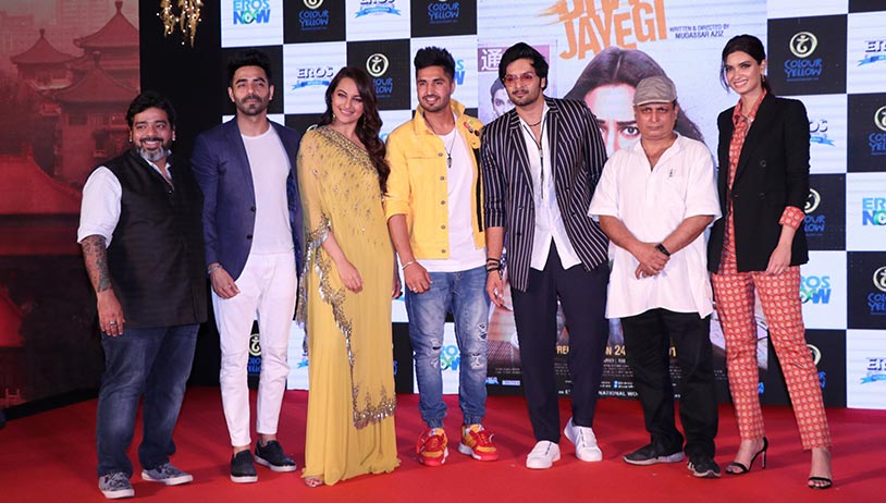Sonakshi Sinha, Diana Penty snapped at Happy Phirr Bhag Jayegi Trailer Launch