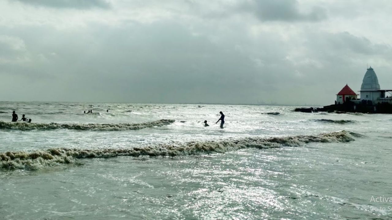 2. Dumas Beach, Gujarat