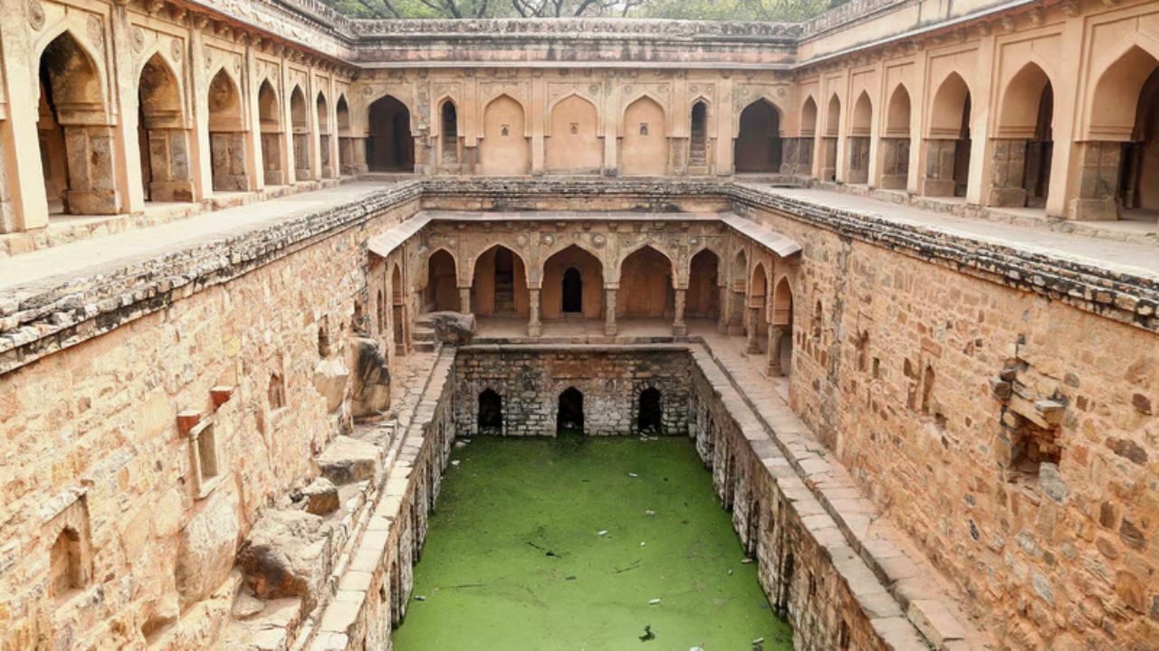 5. Agrasen Ki Baoli, Delhi