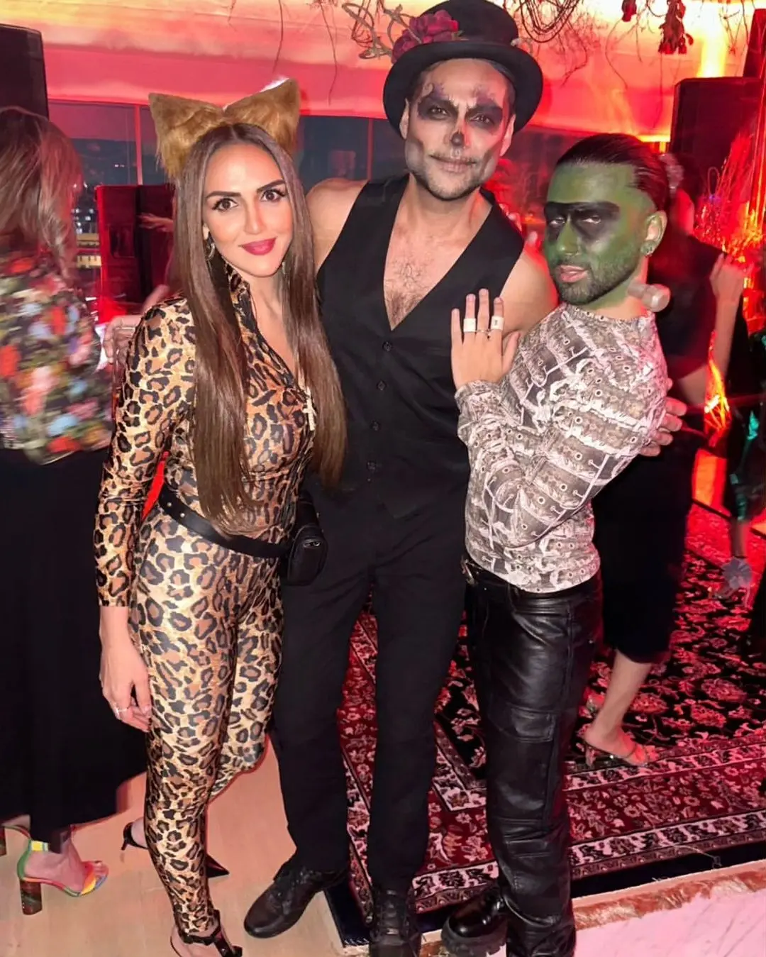 A rare trio indeed! Orry here is posing with Esha Deol and Abhay Deol