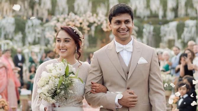 Kriti Kharbanda-Pulkit Samrat To Rakul Preet Singh-Jackky Bhagnani, 5 Bollywood Weddings In 2024