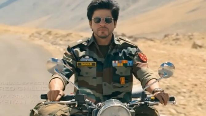 From Om Shanti Om To Pathaan: 5 Times Shah Rukh Khan Raised Temperature With His Hottest Avatar