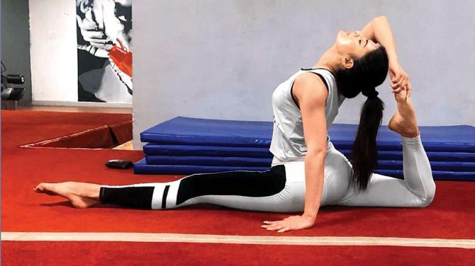 International Yoga Day: From Shilpa Shetty To Malaika Arora, Get Some Yoga Inspiration From These Bollywood Divas