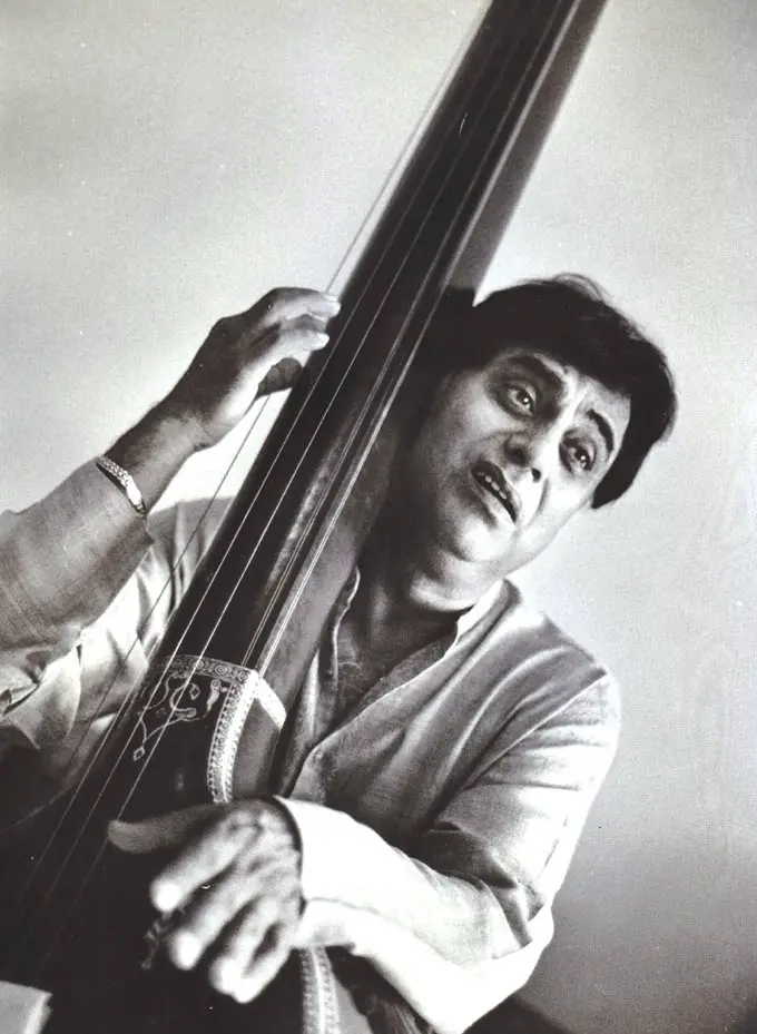 Popularly known as `The King of Ghazals`, Jagjit Singh was born as Jagmohan Singh Dhiman in Rajasthan on February 8, 1941. Singh had four sisters and two brothers and was known as Jeet by his family.