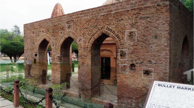 Bhangarh Fort To Auschwitz Concentration Camps, 5 Dark Tourist Places You Can Visit