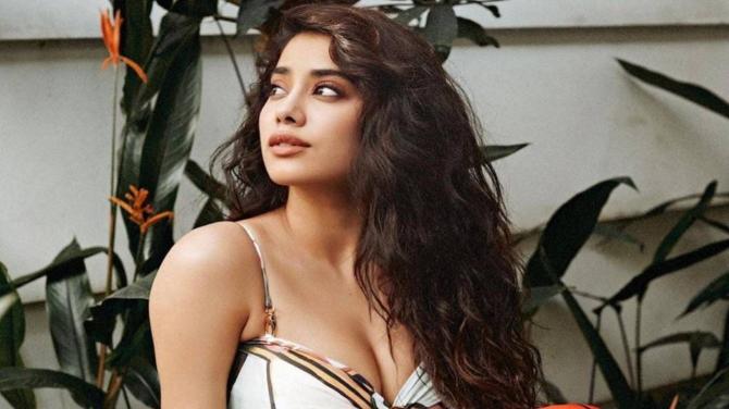 Sara Ali Khan To Ananya Panday: 5 Beauty Lessons Taken From Your Favorite Bollywood Gen Z Divas