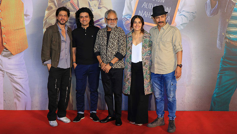 Kaamyaab: Shah Rukh Khan graces the grand premiere of the Sanjay Mishra, Deepak Dobriyal film