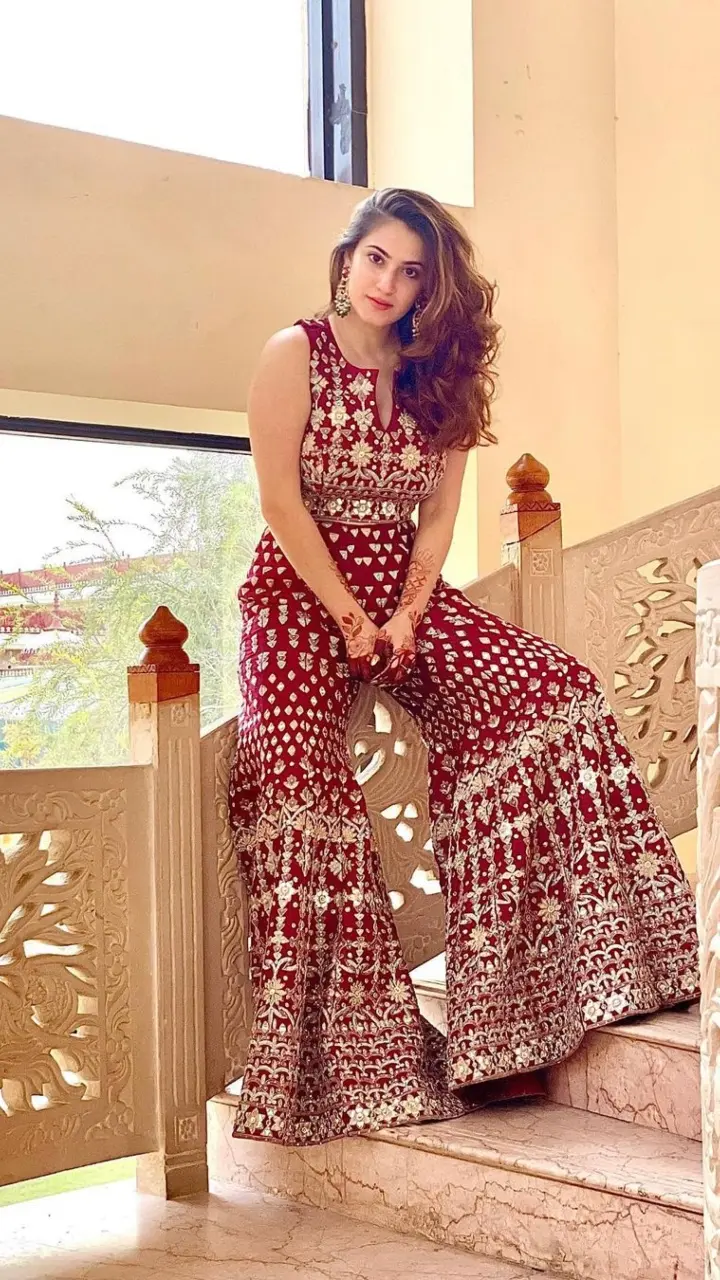 Ditch traditional fits and opt for a modern look like Shivaleeka Oberoi. It is festive, exquisite and comfortable 