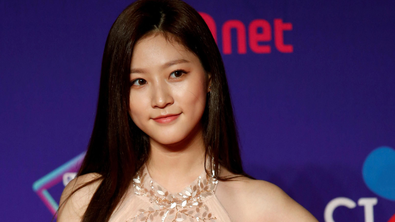 Kim Sae-Ron’s Ex Boyfriend Blames Her Ex Husband for Her Death; He Denies