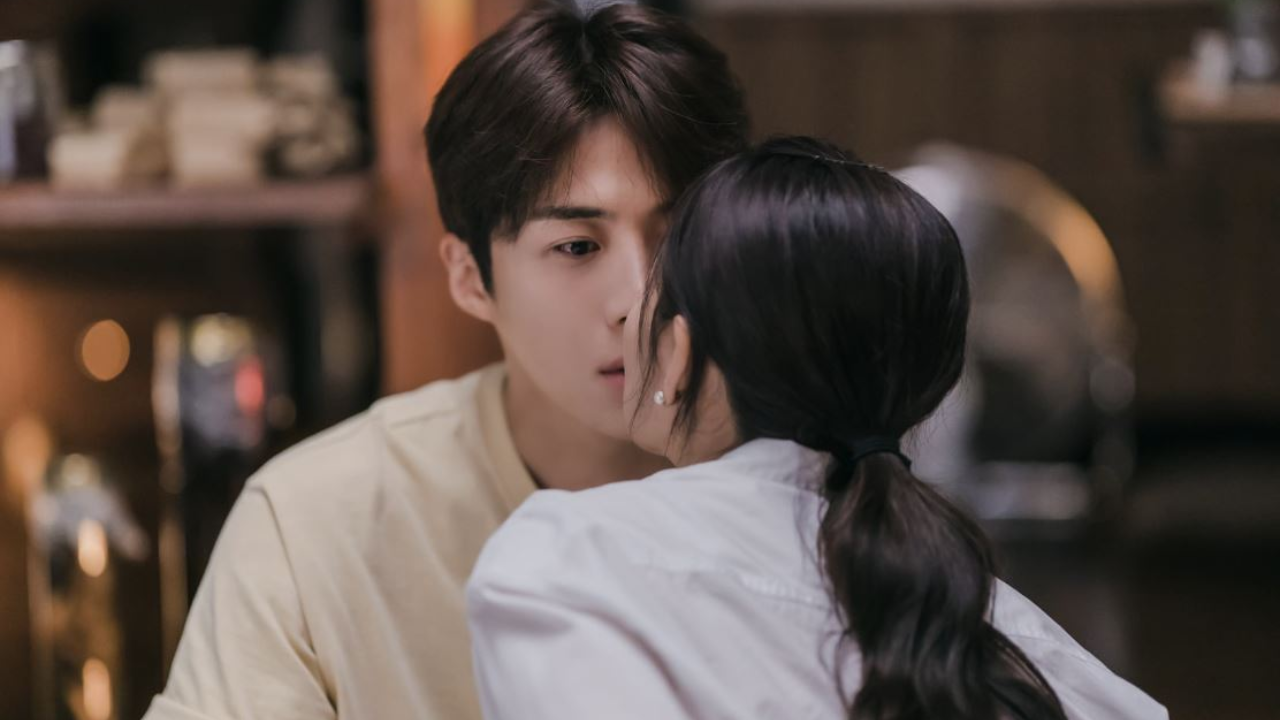 6. The Confession Kiss from "Hometown Cha-Cha-Cha" (2021)