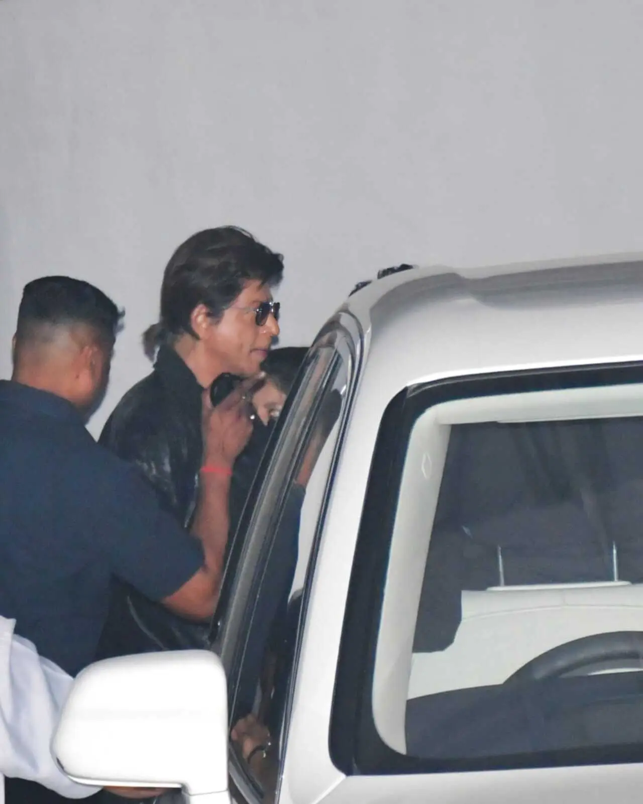 Shah Rukh looked dapper in black
