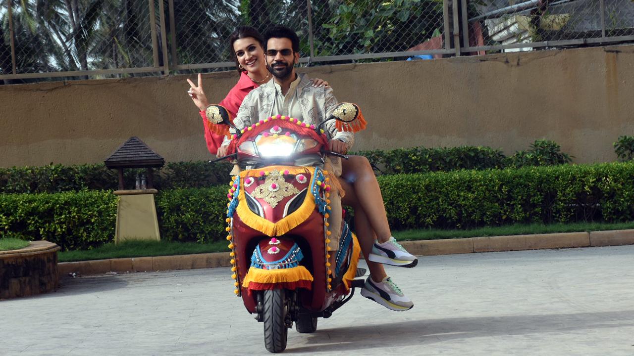 Kriti Sanon and Rajkummar Rao snapped during the promotions of Kamli from Hum Do Hamare Do