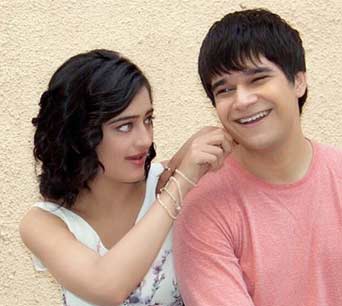 Laali Ki Shaadi Mein Laaddoo Deewana-Official Trailer