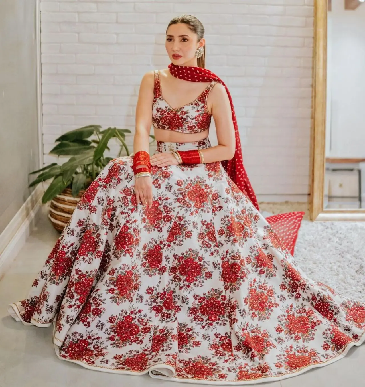Mahira Khan, Salim Karim, wedding, mahira khan wedding, raees, pakistani actress, bollywood, pakistan wedding, mahira khan husband, Bollywood News, Bollywood Latest News, Bollywood Breaking News, Bollywood Latest Updates, Entertainment News, Entertainment Latest News, Entertainment Breaking News, Entertainment Updates