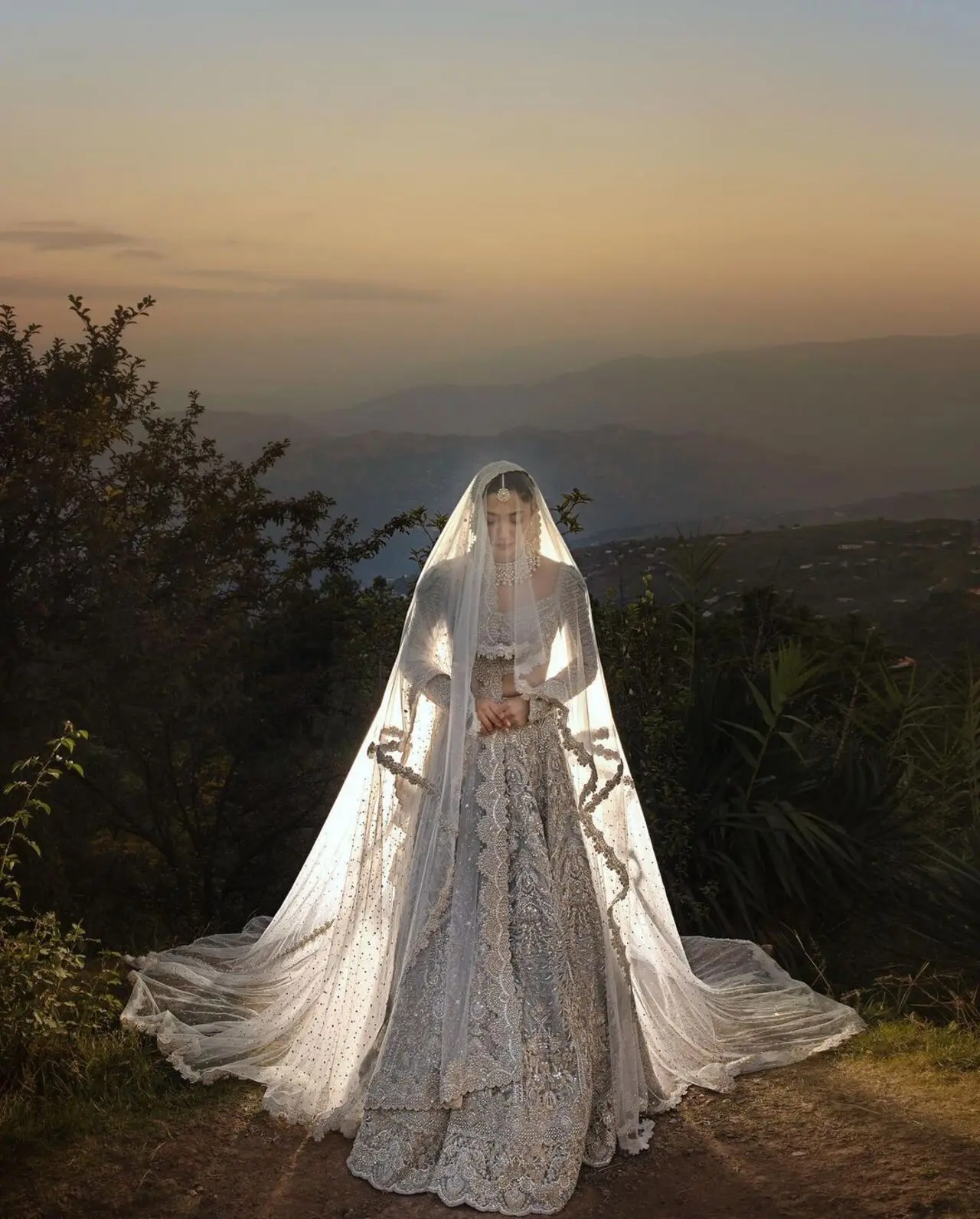 Mahira Khan, Salim Karim, wedding, mahira khan wedding, raees, pakistani actress, bollywood, pakistan wedding, mahira khan husband, Bollywood News, Bollywood Latest News, Bollywood Breaking News, Bollywood Latest Updates, Entertainment News, Entertainment Latest News, Entertainment Breaking News, Entertainment Updates