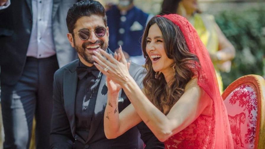 Times When Farhan Akhtar And Shibani Dandekar Set Major Couple Goals With These Adorable Pictures