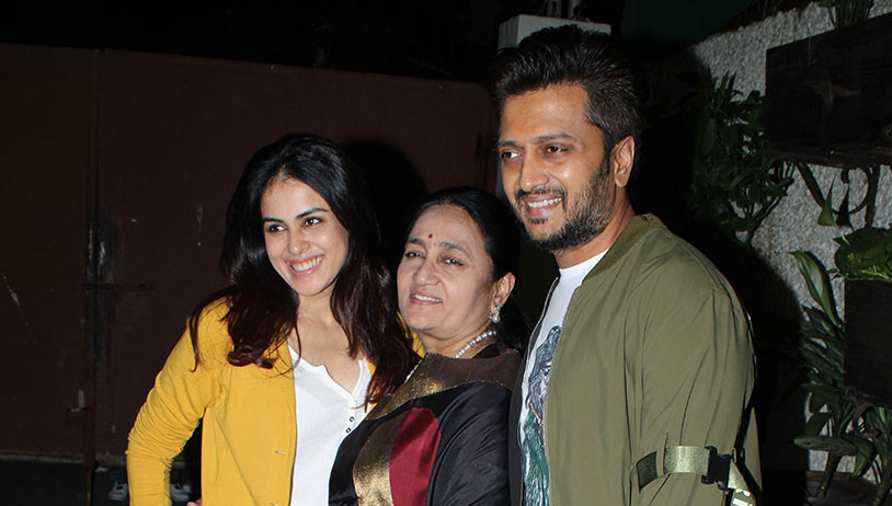 Marjaavaan: Riteish Deshmukh snapped with mother Vaishali and wife Genelia at special screening