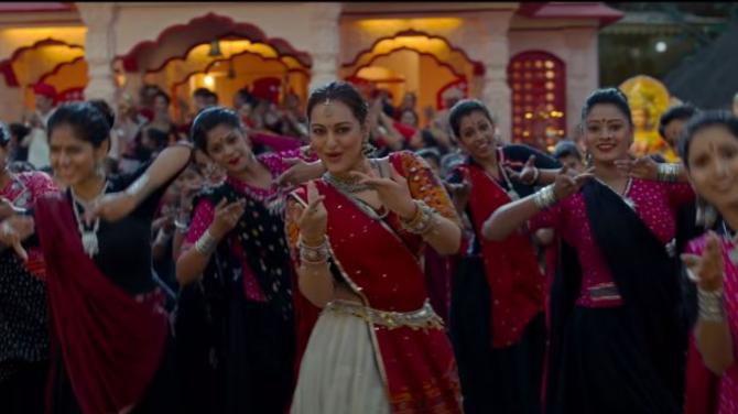 Top 6 Bollywood Navratri Songs: The Ultimate Garba Playlist