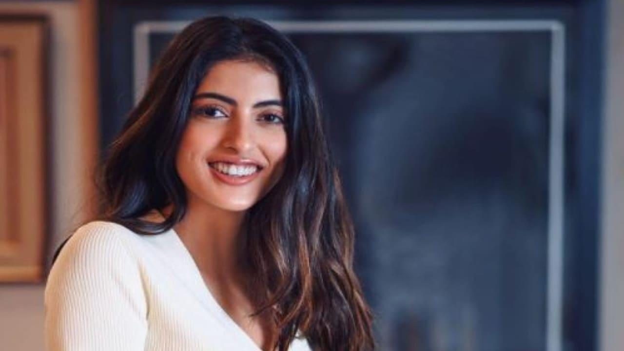 Navya Naveli Nanda Ventures Into Podcast, BFFs Suhana Khan, Shanaya Kapoor Cheer Her Up