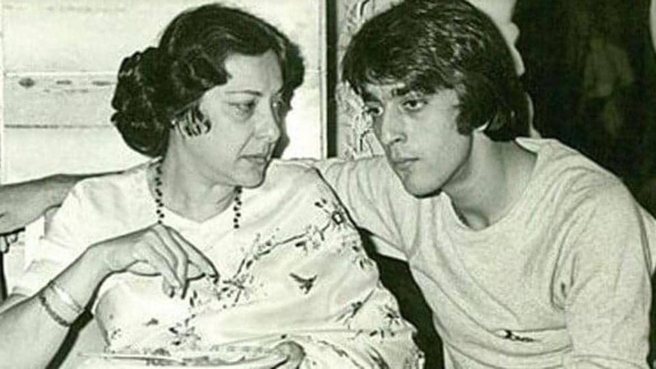 Sanjay Dutt Gets Emotional Talking of his Mom Nargis Dutt