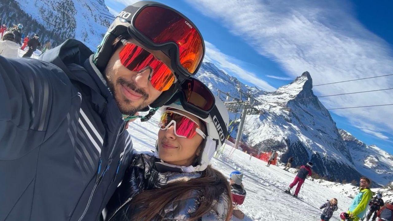 Kiara Advani-Sidharth Malhotra Welcome New Year 2024 in the Snow