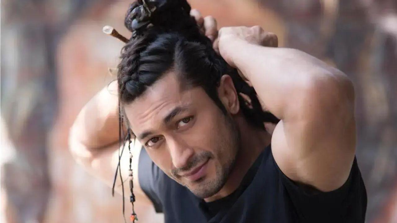 Here`s How Vidyut Jammwal Reacted to a Compliment for Nude Jungle Pics