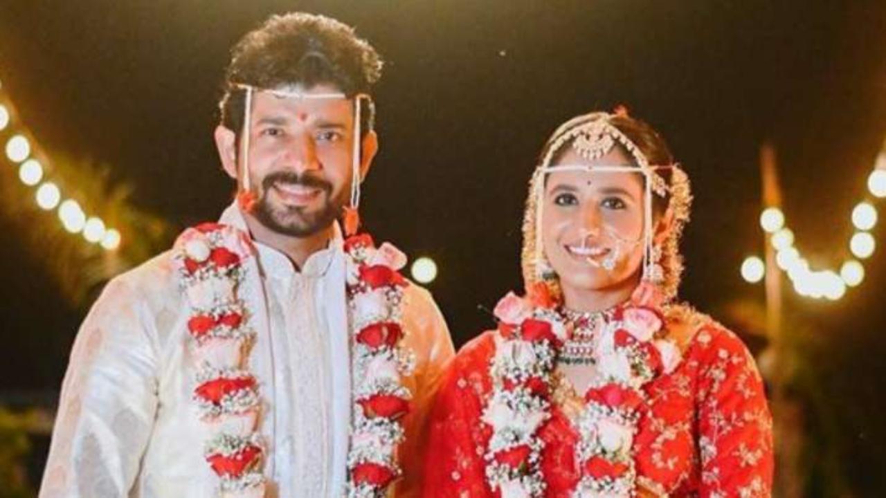Vineet Kumar Singh ties the knot with girlfriend Ruchiraa Gormaray