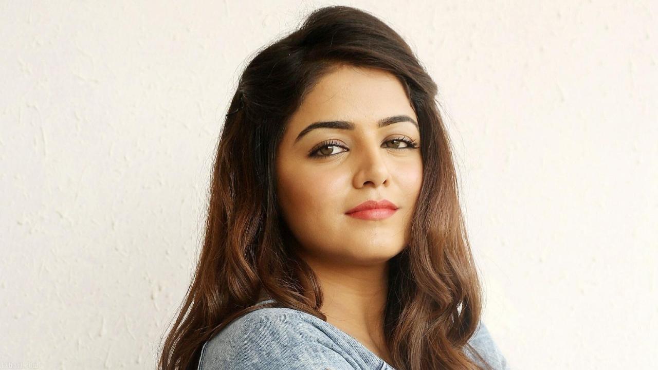 Horse-riding lessons for Wamiqa Gabbi