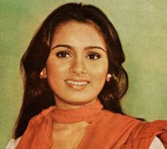 Padmini Kolhapure as a child actress