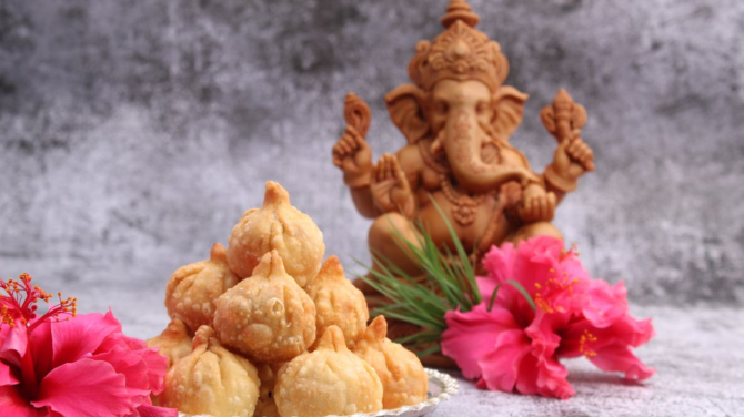 Traditional Ganesh Chaturthi Rituals: A Visual Journey