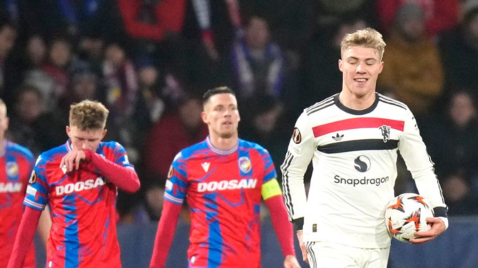 Manchester United`s Thrilling 2-1 Victory Over Viktoria Plzen