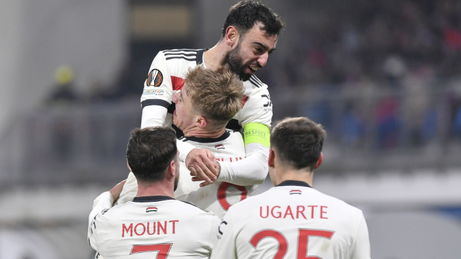 Manchester United`s Thrilling 2-1 Victory Over Viktoria Plzen