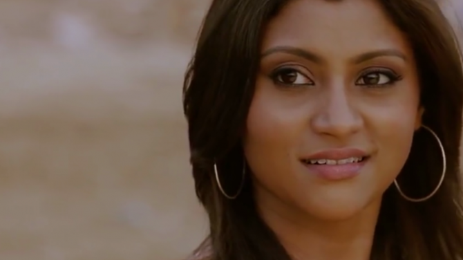Konkona Sen Sharma as Aisha in Wake Up Sid